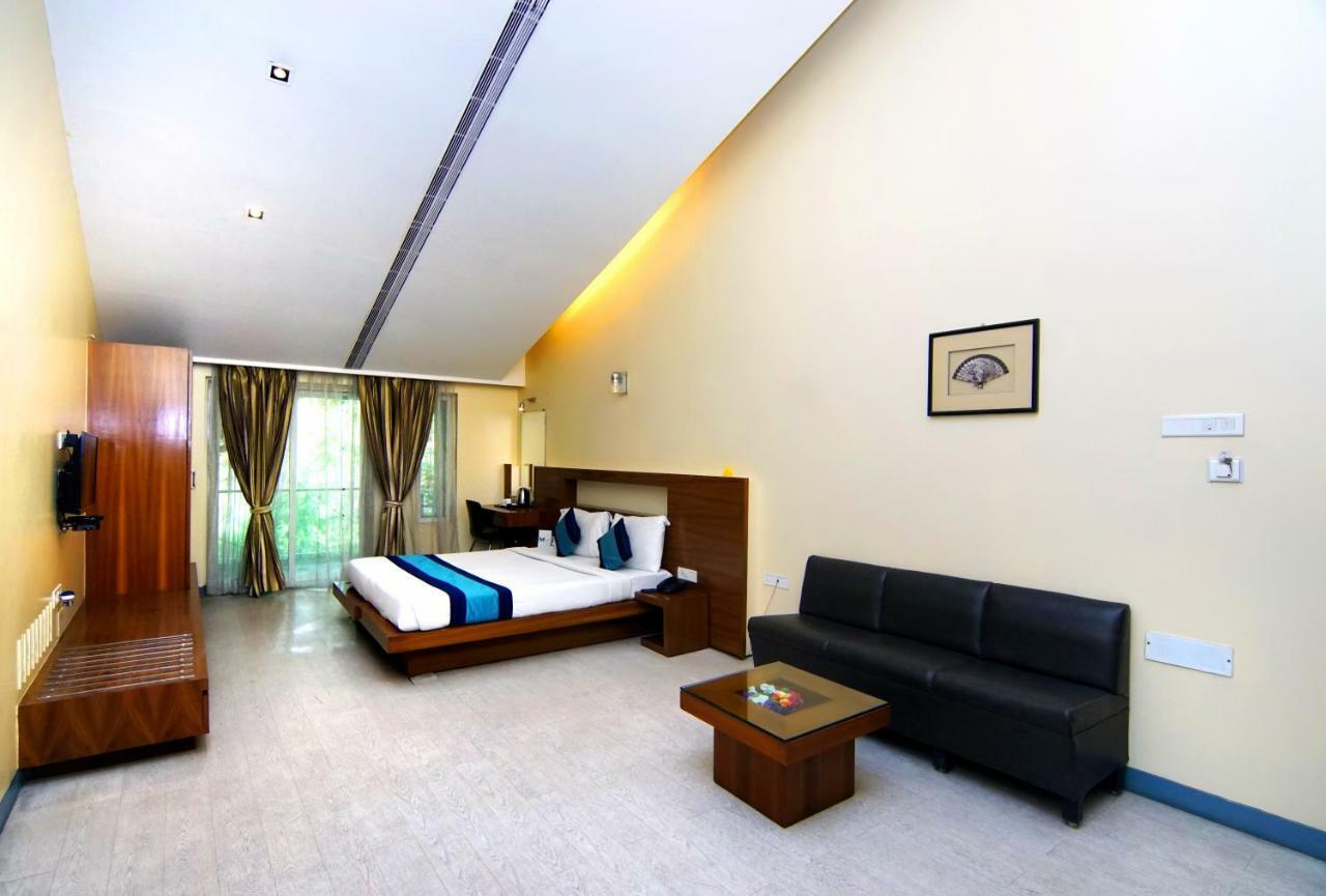 Mint Koregaon Park Next To Osho Ashram Pune Zewnętrze zdjęcie