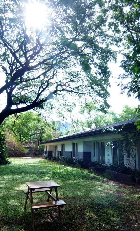 Mint Koregaon Park Next To Osho Ashram Pune Zewnętrze zdjęcie