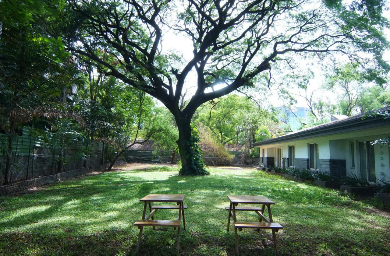 Mint Koregaon Park Next To Osho Ashram Pune Zewnętrze zdjęcie