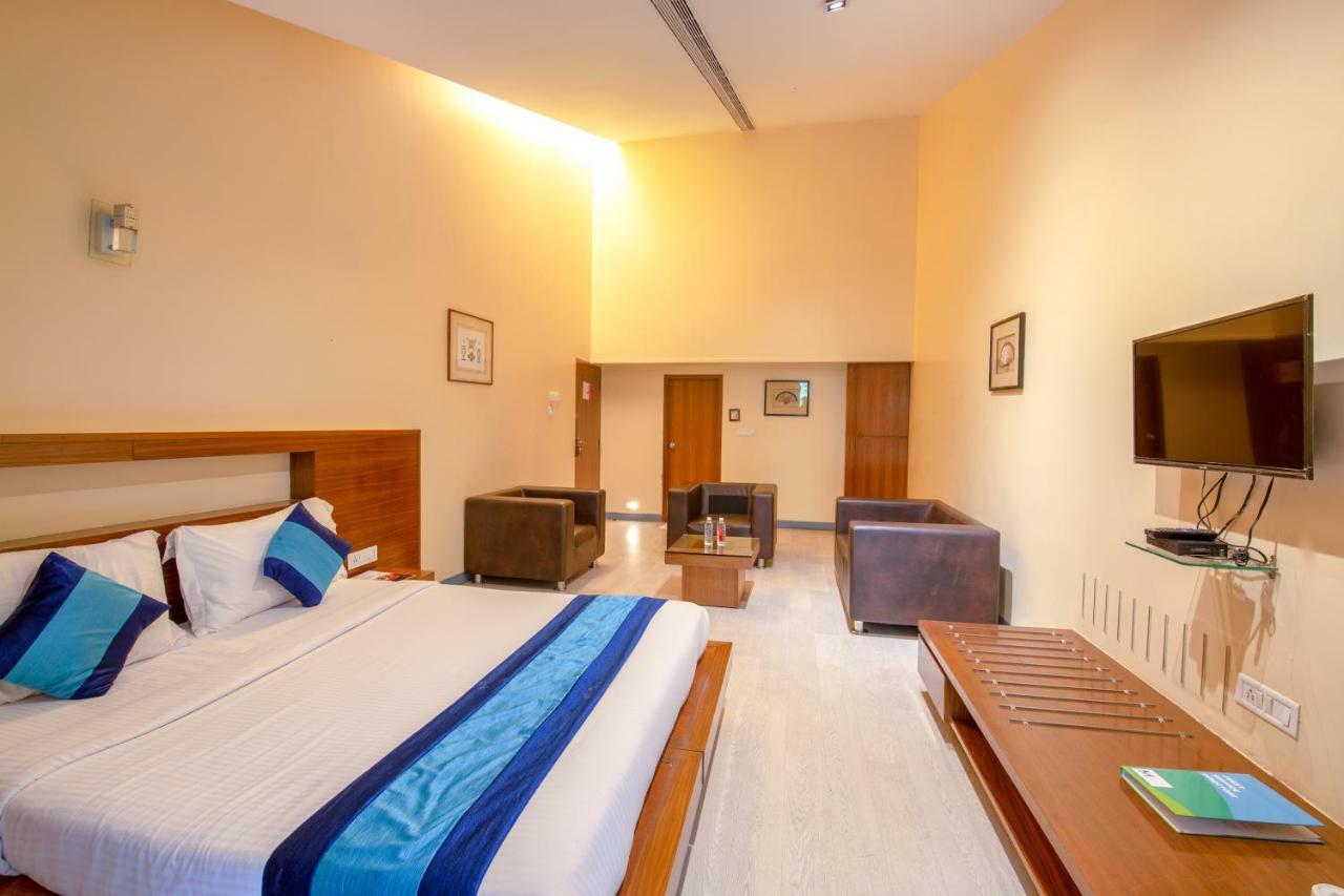 Mint Koregaon Park Next To Osho Ashram Pune Zewnętrze zdjęcie