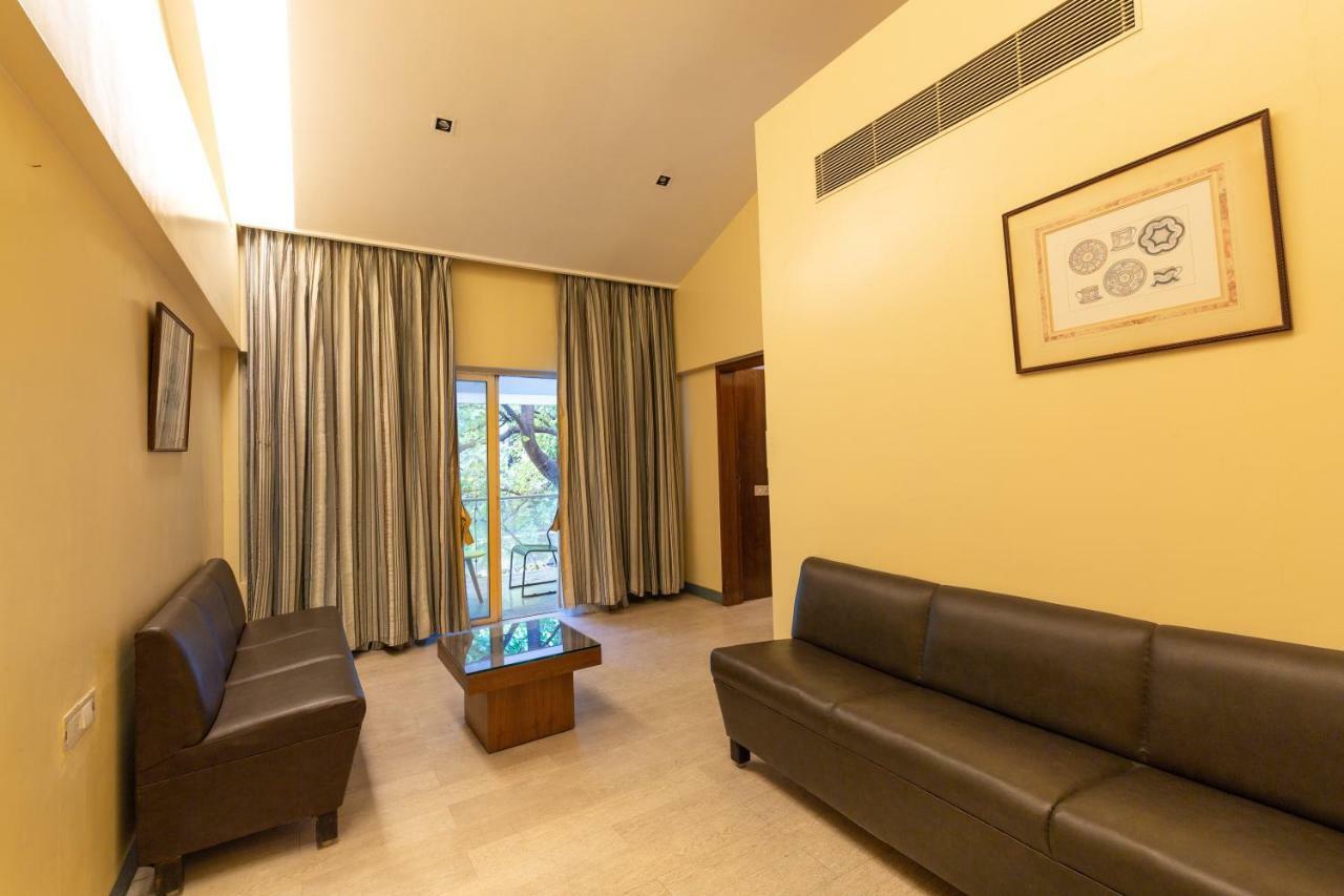 Mint Koregaon Park Next To Osho Ashram Pune Zewnętrze zdjęcie